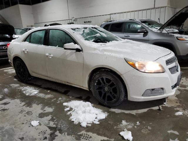 1G11D5RR0DF109089 - 2013 CHEVROLET MALIBU 1LT WHITE photo 4
