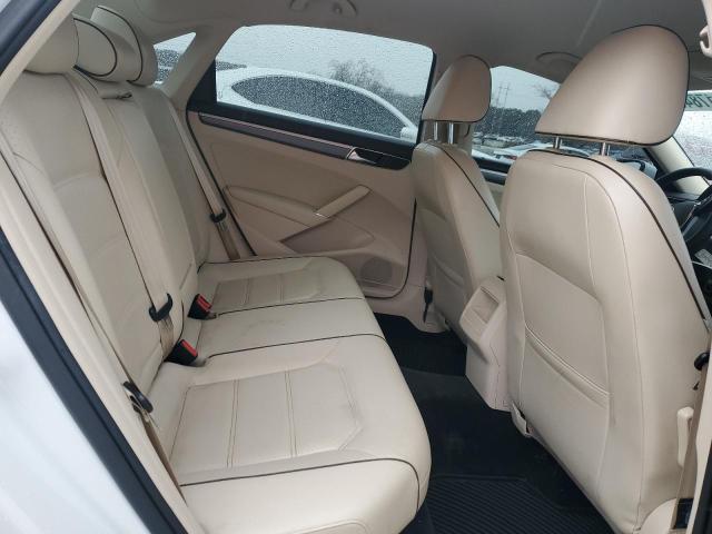 1VWDT7A33HC028084 - 2017 VOLKSWAGEN PASSAT R-LINE თეთრი ფოტო 10