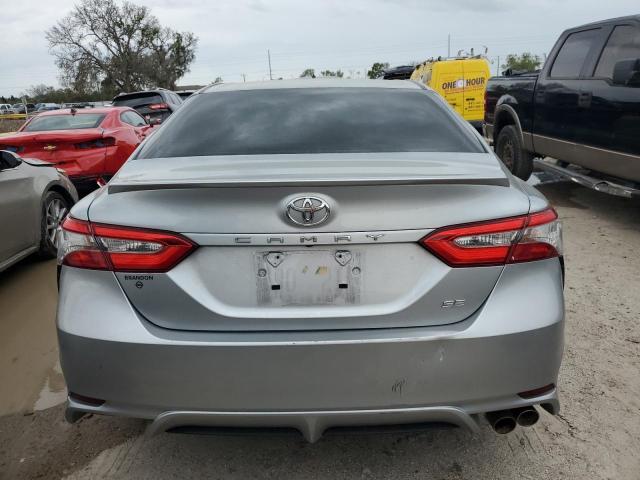 4T1B11HK4JU116471 - 2018 TOYOTA CAMRY L SILVER photo 6