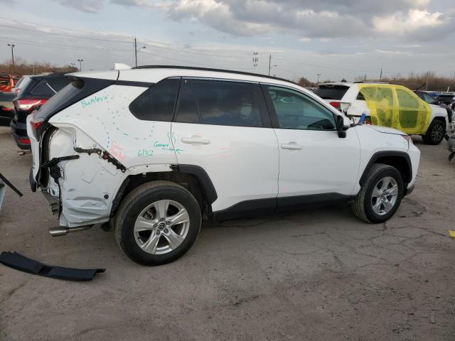 2T3P1RFV8MC191270 - 2021 TOYOTA RAV4 XLE WHITE photo 3