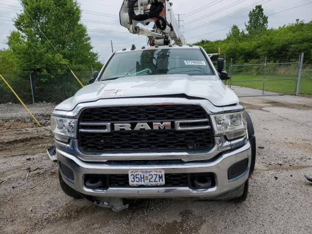 3C7WRNBL9KG616687 - 2019 RAM 5500 Սպիտակ լուսանկար 5