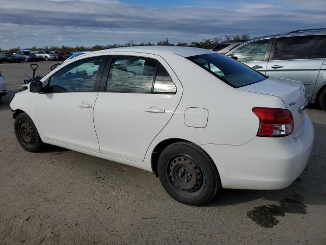 JTDBT4K34A1366960 - 2010 TOYOTA YARIS WHITE photo 2