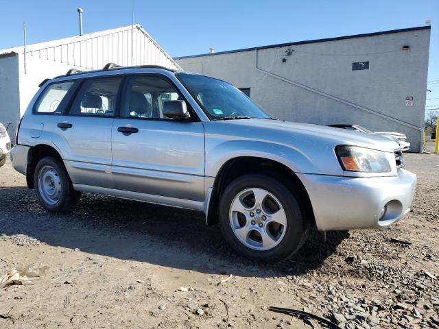 JF1SG656X4H755125 - 2004 SUBARU FORESTER 2.5XS Серебристый фото 4