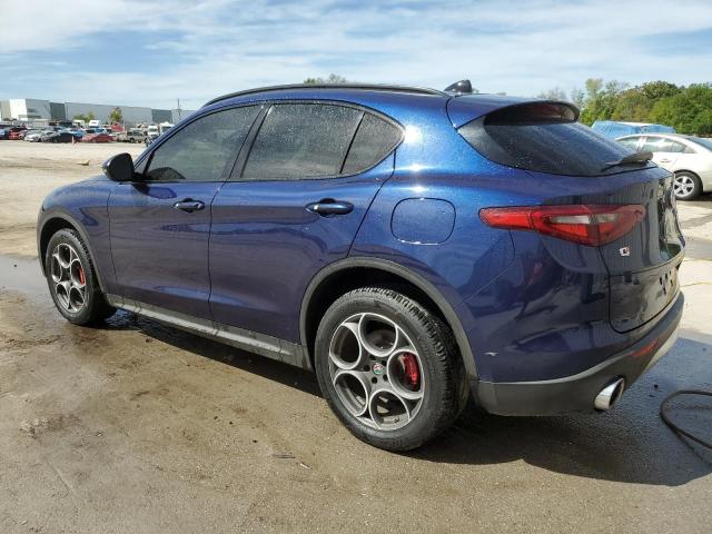 ZASFAKPNXJ7B98882 - 2018 ALFA ROMEO STELVIO SPORT Blau Foto 2
