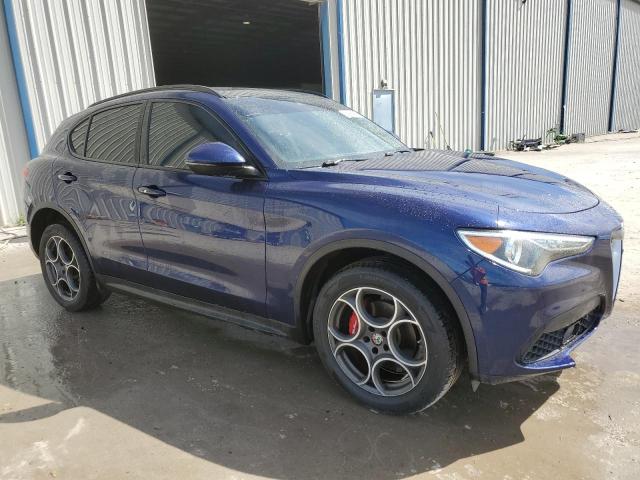 ZASFAKPNXJ7B98882 - 2018 ALFA ROMEO STELVIO SPORT Blau Foto 4