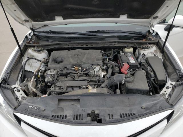 4T1B11HK5JU056698 - 2018 TOYOTA CAMRY L WHITE photo 11