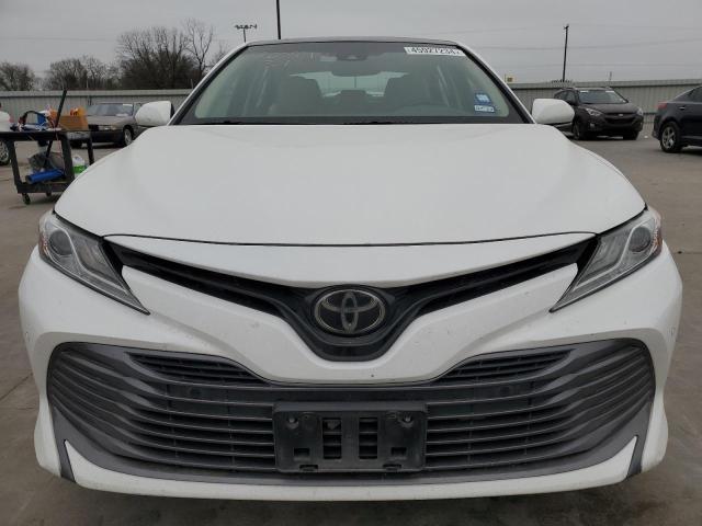 4T1B11HK5JU056698 - 2018 TOYOTA CAMRY L WHITE photo 5