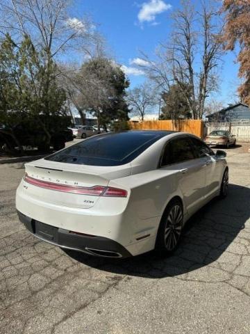 3LN6L5MU5HR634245 - 2017 LINCOLN MKZ HYBRID RESERVE WHITE photo 4