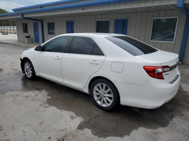 4T1BF1FK3CU562943 - 2012 TOYOTA CAMRY BASE WHITE photo 2