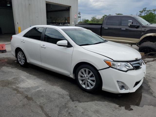 4T1BF1FK3CU562943 - 2012 TOYOTA CAMRY BASE WHITE photo 4