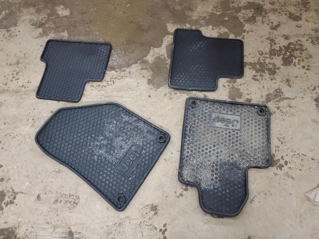 1C4PJMBS4HW600840 - 2017 JEEP CHEROKEE TRAILHAWK RED photo 13