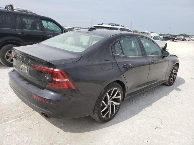 7JR102FK7KG002753 - 2019 VOLVO S60 T5 MOMENTUM BLACK photo 3