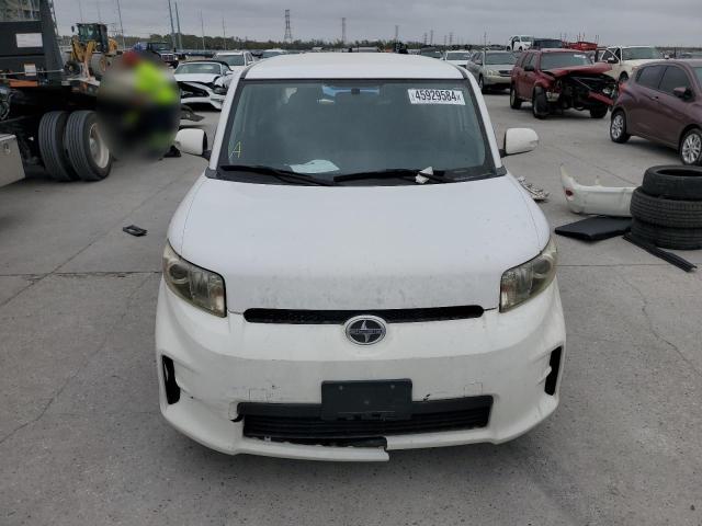 JTLZE4FE7CJ005346 - 2012 SCION XB WHITE photo 5