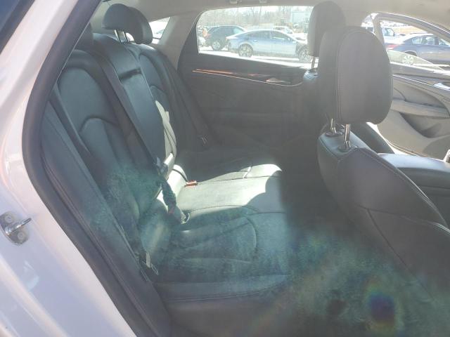 1G4ZP5SZ9JU127296 - 2018 BUICK LACROSSE ESSENCE WHITE photo 10