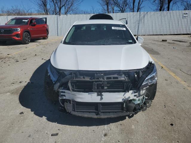 1G4ZP5SZ9JU127296 - 2018 BUICK LACROSSE ESSENCE WHITE photo 5