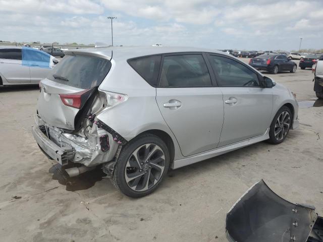 JTNKARJE1JJ567412 - 2018 TOYOTA COROLLA IM SILVER photo 3