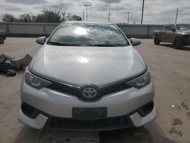 JTNKARJE1JJ567412 - 2018 TOYOTA COROLLA IM SILVER photo 5