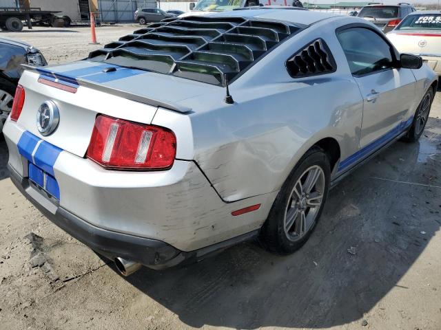 1ZVBP8AN4A5131205 - 2010 FORD MUSTANG SILVER photo 3
