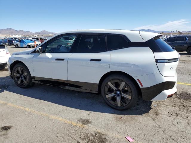 WB523CF03SCS11280 - 2025 BMW IX XDRIVE50 WHITE photo 2
