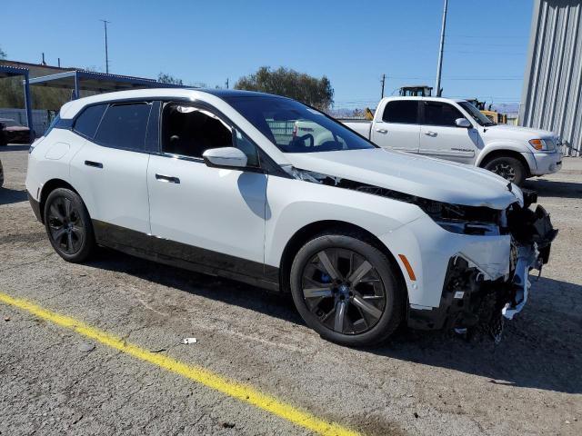 WB523CF03SCS11280 - 2025 BMW IX XDRIVE50 WHITE photo 4