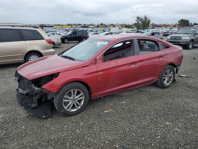 5NPE24AF2FH007389 - 2015 HYUNDAI SONATA SE RED photo 1