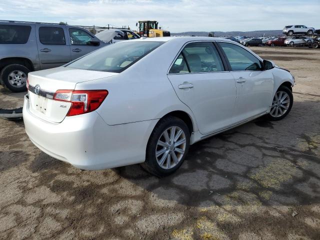 4T1BK1FK2EU026614 - 2014 TOYOTA CAMRY SE WHITE photo 3