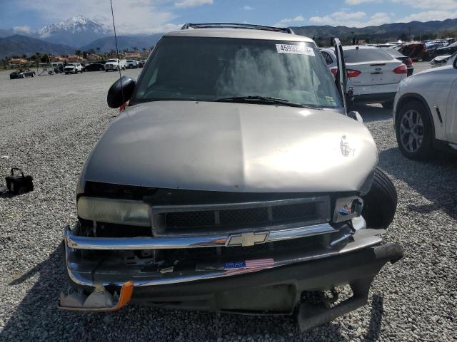 1GNDT13W0Y2395433 - 2000 CHEVROLET BLAZER GRAY photo 5