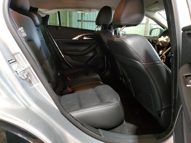 SJKCH5CP3JA058365 - 2018 INFINITI QX30 BASE Silber Foto 11