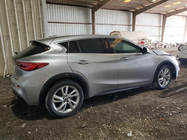 SJKCH5CP3JA058365 - 2018 INFINITI QX30 BASE SILVER photo 3