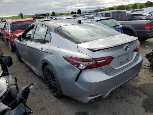 4T1K31AK0MU029739 - 2021 TOYOTA CAMRY XSE SILVER photo 2