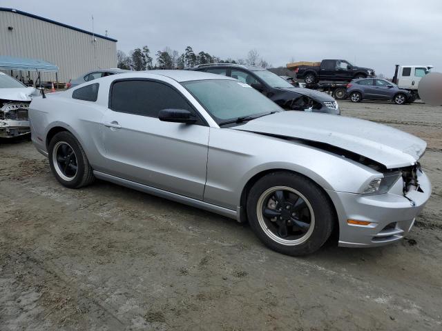 1ZVBP8AM2E5201250 - 2014 FORD MUSTANG SILVER photo 4