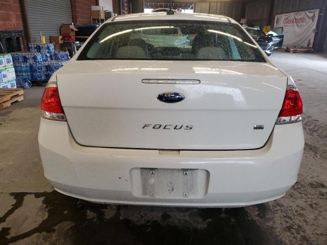 1FAHP3FN9AW199105 - 2010 FORD FOCUS SE WHITE photo 6