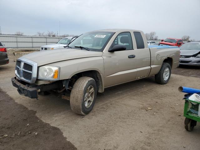 1D7HE42K05S317305 - 2005 DODGE DAKOTA SLT TAN photo 1