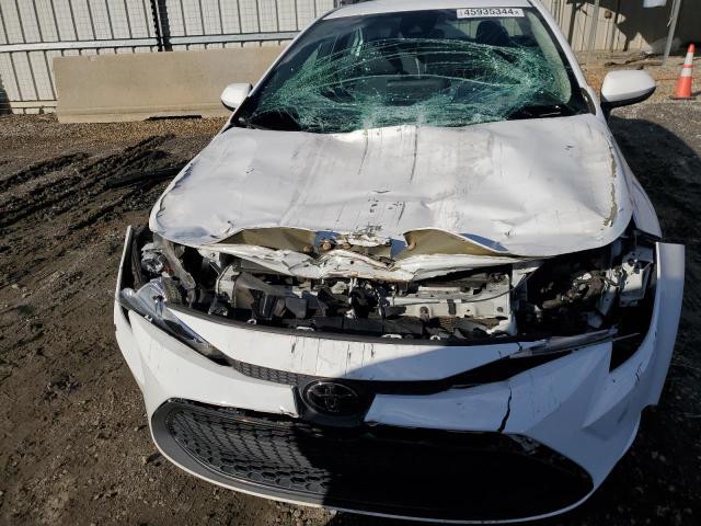 5YFEPMAEXMP151720 - 2021 TOYOTA COROLLA LE WHITE photo 5