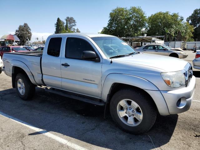 5TFTX4GN4BX003981 - 2011 TOYOTA TACOMA PRERUNNER ACCESS CAB SILVER photo 4