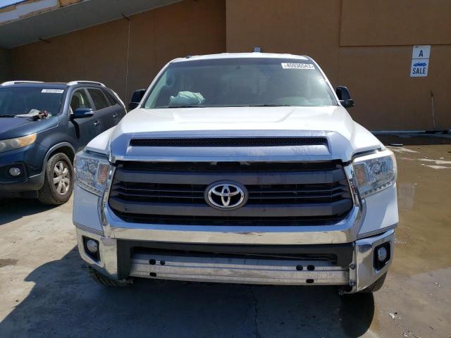 5TFRY5F14FX173923 - 2015 TOYOTA TUNDRA DOUBLE CAB SR/SR5 WHITE photo 5
