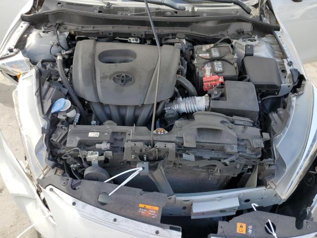 3MYDLBYV0KY522562 - 2019 TOYOTA YARIS L SILVER photo 11