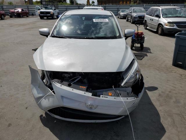 3MYDLBYV0KY522562 - 2019 TOYOTA YARIS L SILVER photo 5