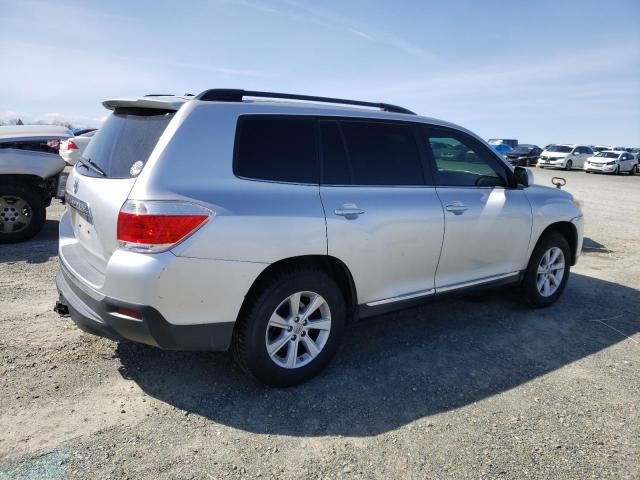 5TDBK3EH3BS043606 - 2011 TOYOTA HIGHLANDER BASE SILVER photo 3