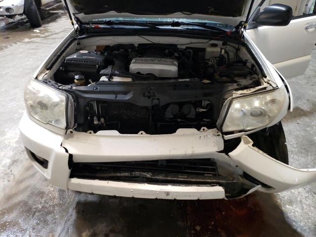 JTEBT14R560064375 - 2006 TOYOTA 4RUNNER SR5 WHITE photo 11