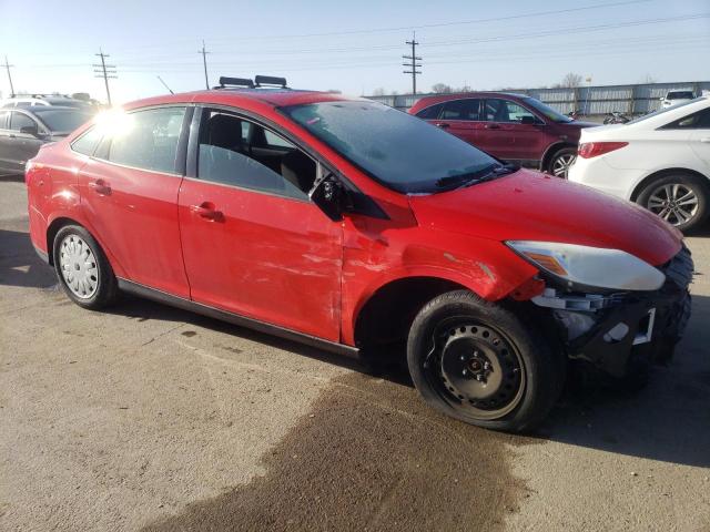 1FAHP3F29CL120509 - 2012 FORD FOCUS SE RED photo 4