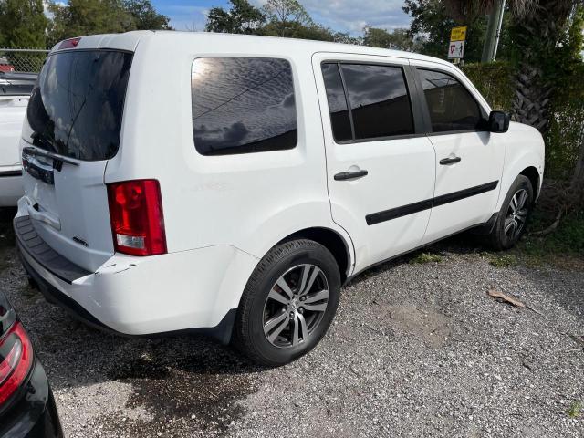 5FNYF4H25CB021592 - 2012 HONDA PILOT LX WHITE photo 4