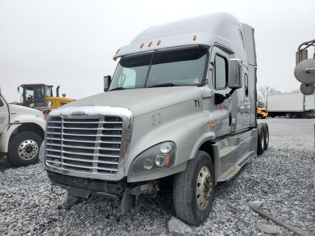 3AKJGLD59GSGT9672 - 2016 FREIGHTLINER CASCADIA 1 SILVER photo 2