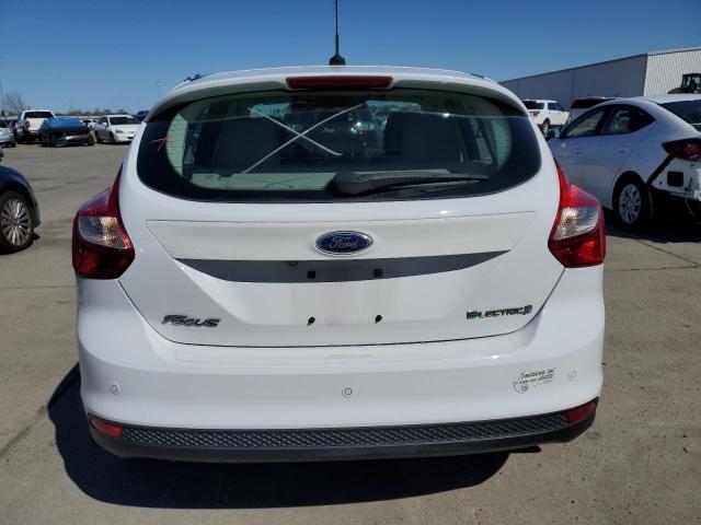 1FADP3R41EL364153 - 2014 FORD FOCUS BEV WHITE photo 6