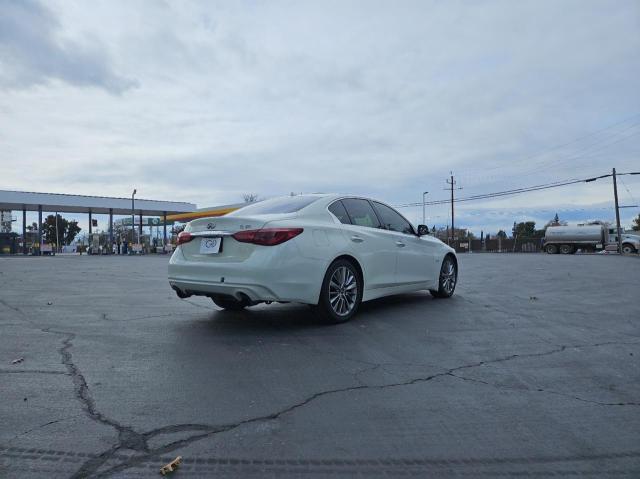 JN1EV7AP8JM350713 - 2018 INFINITI Q50 LUXE WHITE photo 4