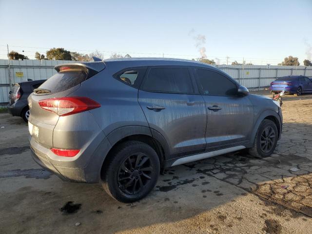 KM8J33A44JU678285 - 2018 HYUNDAI TUCSON SEL GRAY photo 3