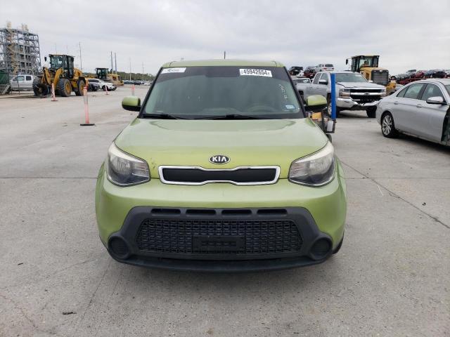 KNDJN2A2XF7758302 - 2015 KIA SOUL GREEN photo 5