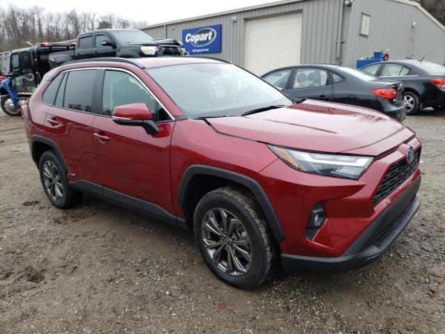 4T3B6RFV2NU074697 - 2022 TOYOTA RAV4 XLE PREMIUM RED photo 4