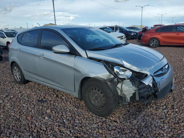 KMHCT5AE5DU071622 - 2013 HYUNDAI ACCENT GLS SILVER photo 4