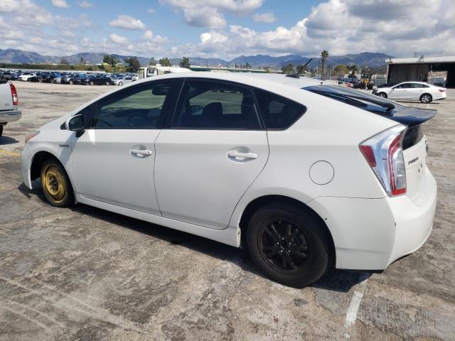 JTDKN3DU7E1747444 - 2014 TOYOTA PRIUS WHITE photo 2